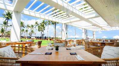 Sandbar & Dining Terrace