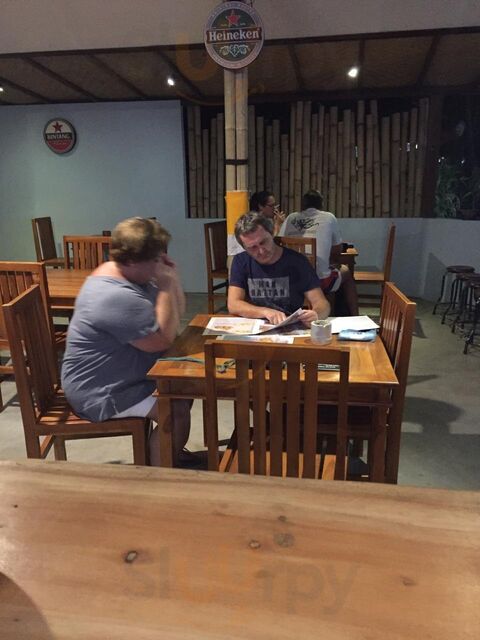 Warung Pemuteran Grill And Bar