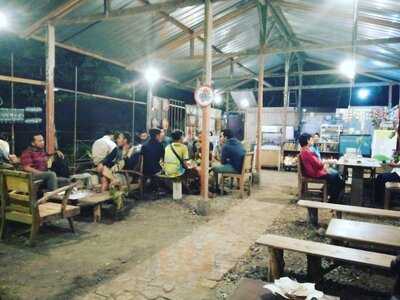 Wangun "warung Angkringan Unik"
