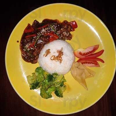 No Logic Eat And Hangout