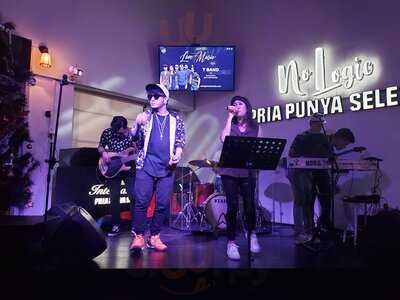 No Logic Eat And Hangout