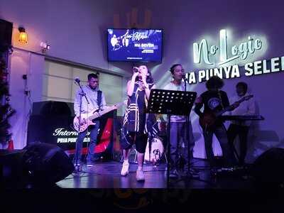 No Logic Eat And Hangout