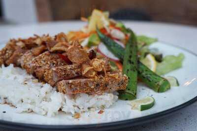 Lotus 8 Japanese Restaurant