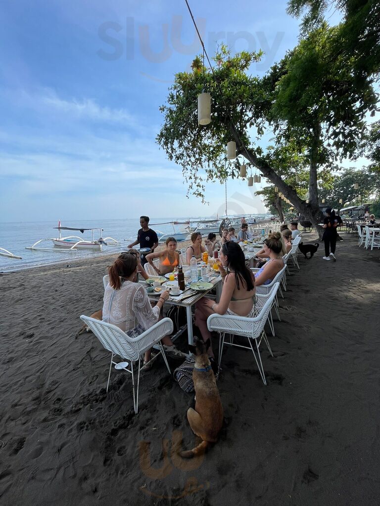 Mentari Lovina Bar And Kitchen