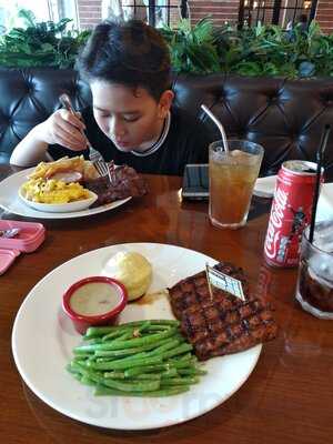 Pepperloin Steakhouse