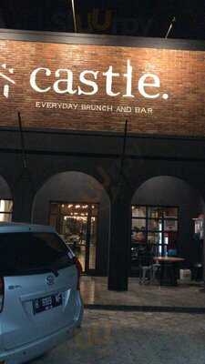 Castle Resto & Bar