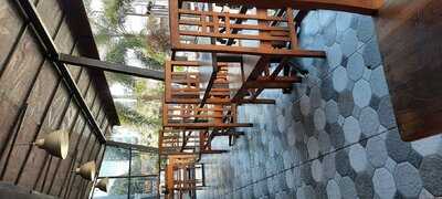 Pawon Pitoe Resto & Cafe