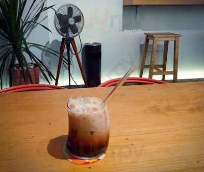 Cliq Coffee & Kitchen