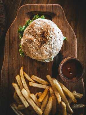 Made's Banana Flour Cafes Petitenget