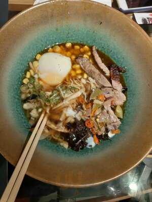 Zenbu House Of Mozaru Paris Van Java