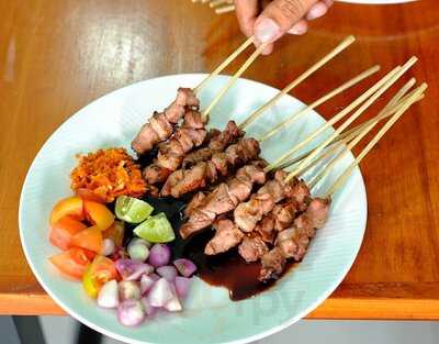 Sate Tegal Kambing Muda - Pak Harto Tahu