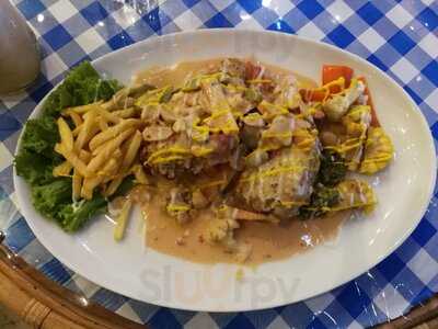 Ylala Cafe And Resto