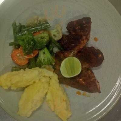 Echo Beach Bar And Grill