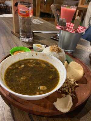 Equator Coffee And Gallery