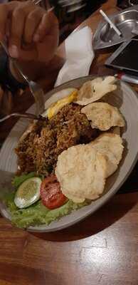 Equator Coffee And Gallery