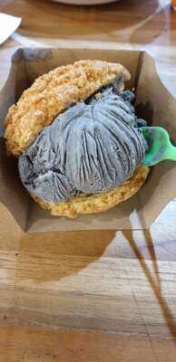 Hokkaido Ice Cream Puff