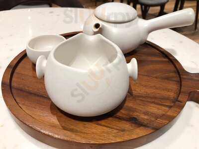 Lewis & Carroll Flower Market