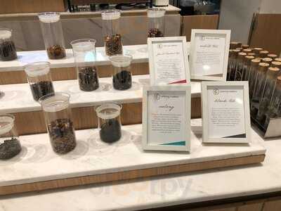 Lewis & Carroll Flower Market