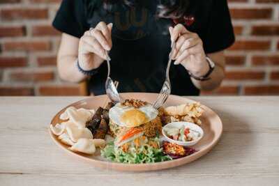 Mula Coffee & Kitchen