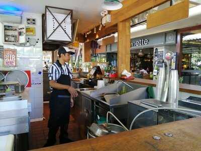 Pizza E Birra Sports Bar - Beachwalk