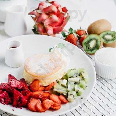 Kirakira Resto & Cafe