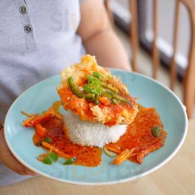 Kirakira Resto & Cafe