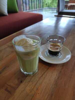 Banave Coffee Shop And Bar