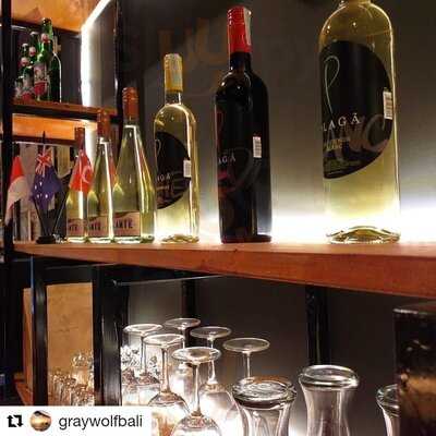 Graywolf Cafe & Restaurant