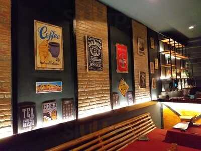 Graywolf Cafe & Restaurant