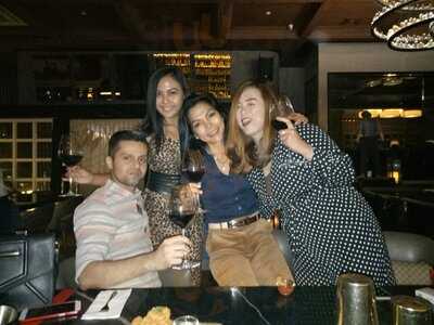 Moonshine - Dine & Lounge