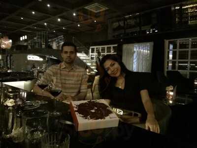 Moonshine - Dine & Lounge