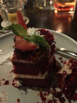 Moonshine - Dine & Lounge