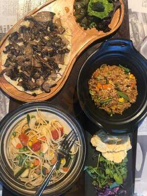 Moonshine - Dine & Lounge