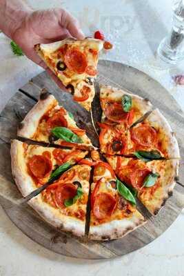 Easy Garden Resto & Cafe