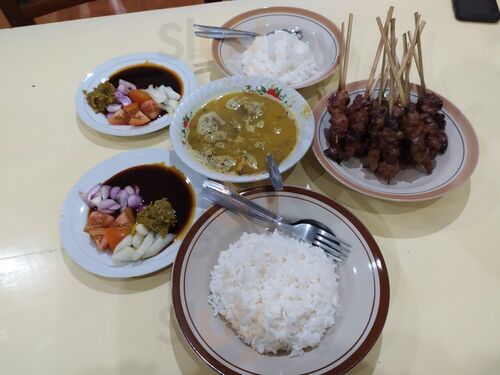 Sate Dan Gulai Kambing Pak Boy