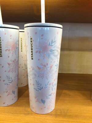 Starbucks Kuta Beachwalk 2