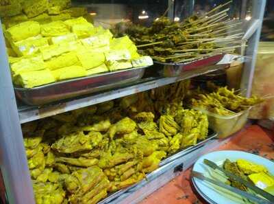 Nasi Uduk Ayam Goreng Kampung Melayu