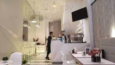 Reuni Coffee And Eatery