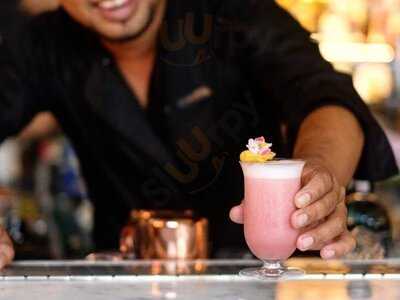 Double Chin Restaurant & Bar