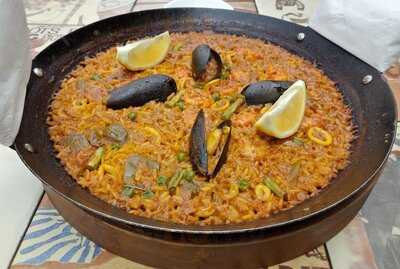 Plan B In Red & White - Blok M