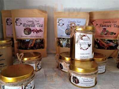 Laska Vi Cafe & Gallery