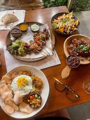 Bloom Restaurant Seminyak