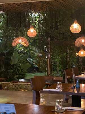 Bloom Restaurant Seminyak