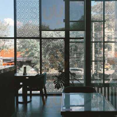 Maketh Coffee & Eatery