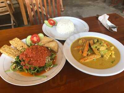 Fish Bones Warung