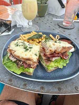 Kahuna Rooftop Pool And Restaurant