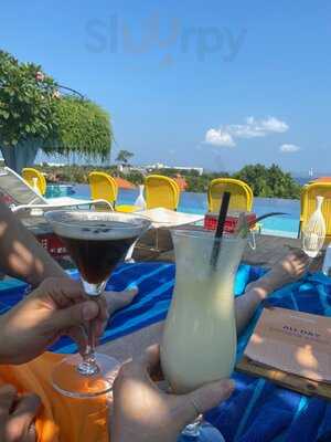 Kahuna Rooftop Pool And Restaurant