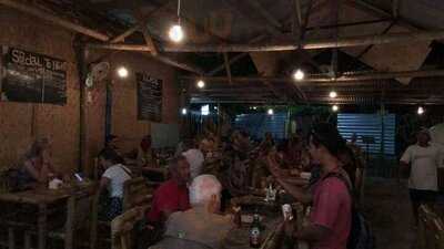 Regis Lounge And Bar