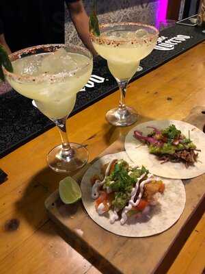Los Jefes Tequila Bar & Kitchen