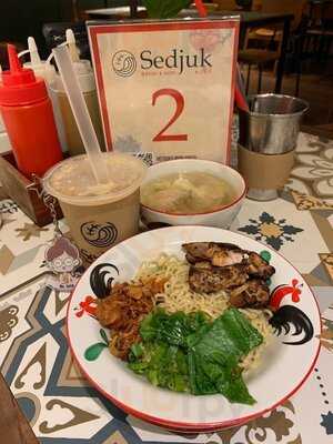 Sedjuk Bakmi & Kopi